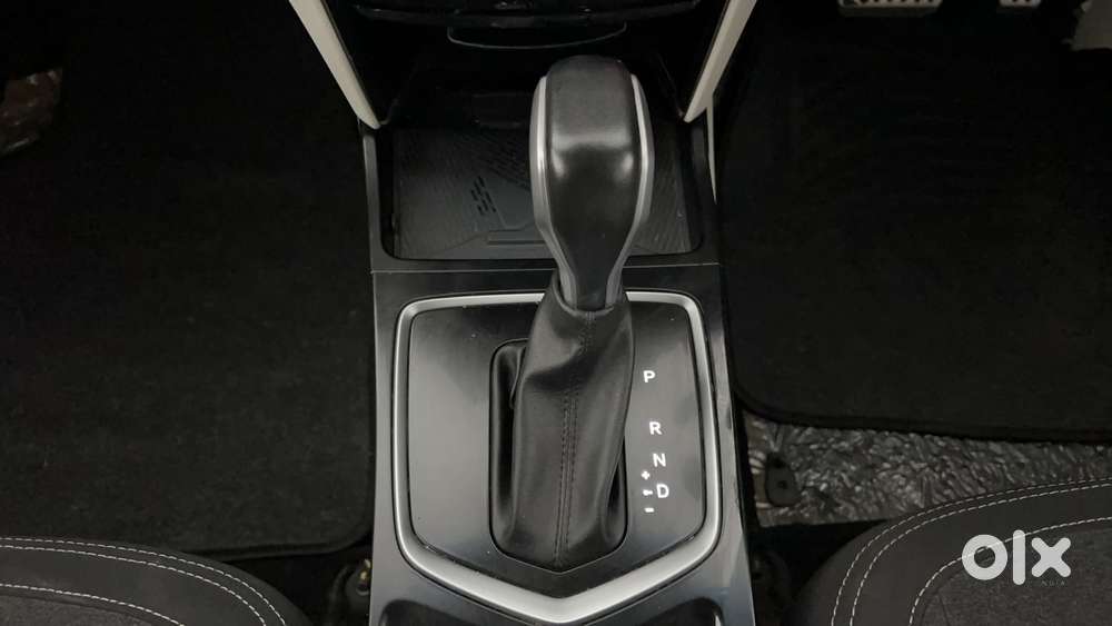 Mahindra Xuv 3xo Ax5l 1.2 Petrol At, 2024, Petrol