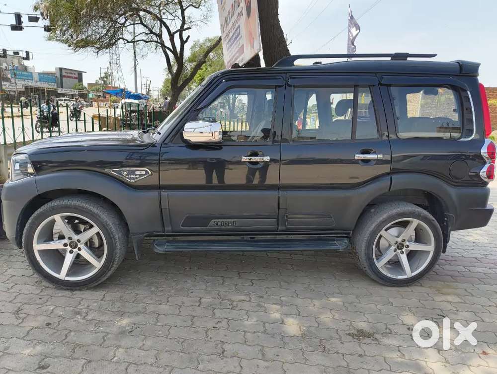Mahindra Scorpio Classic 2023 Diesel 41000 Km Driven