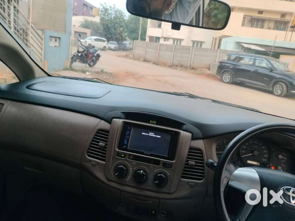 Toyota Innova 2.5 G (diesel) 8 Seater Bs Iv, 2015, Diesel