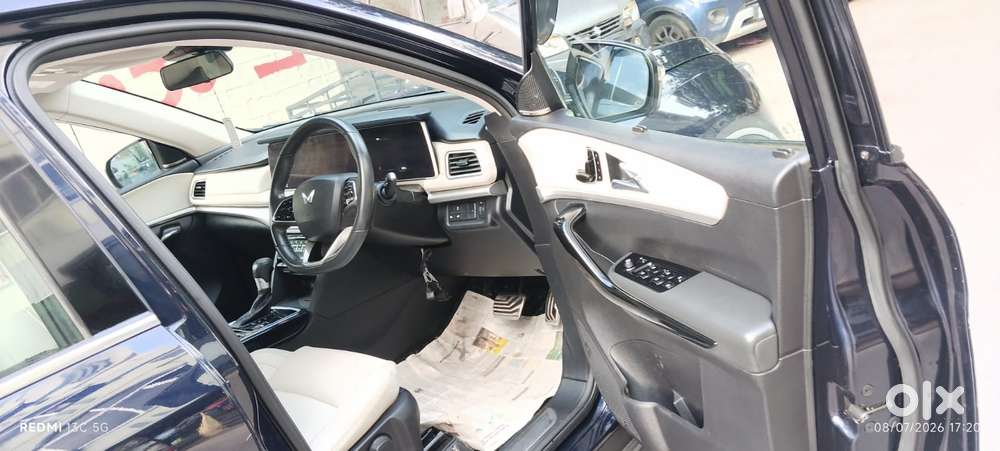 Mahindra Xuv700 2.2 Ax 7 Diesel At Luxury Pack Str, 2023, Diesel