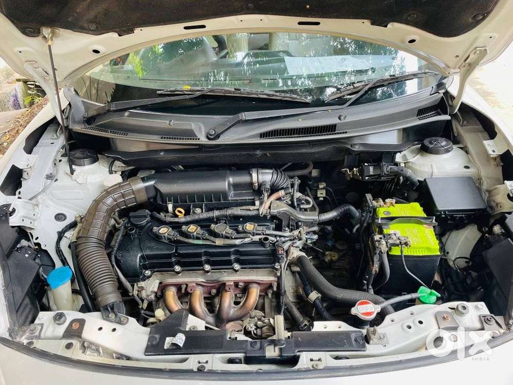 Maruti Suzuki Swift Dzire Vxi(o) Mt, 2017, Petrol