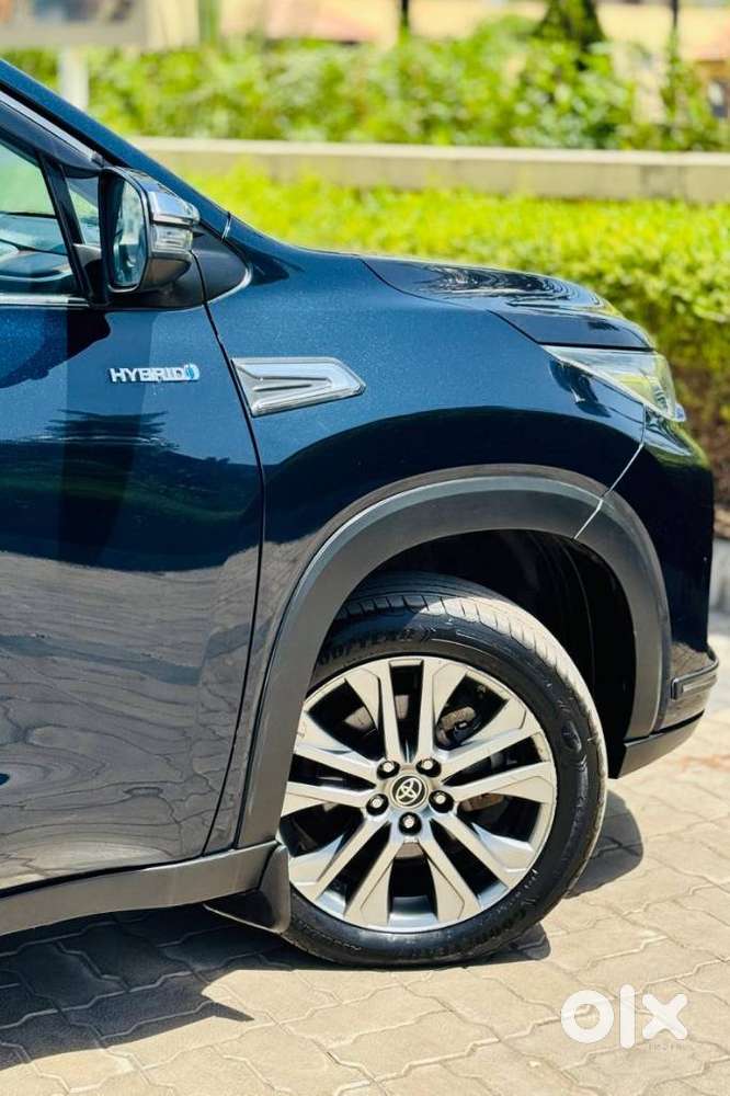 Toyota Innova Hycross 2.0 Zx (o) Hybrid 7 Str, 2023, Petrol