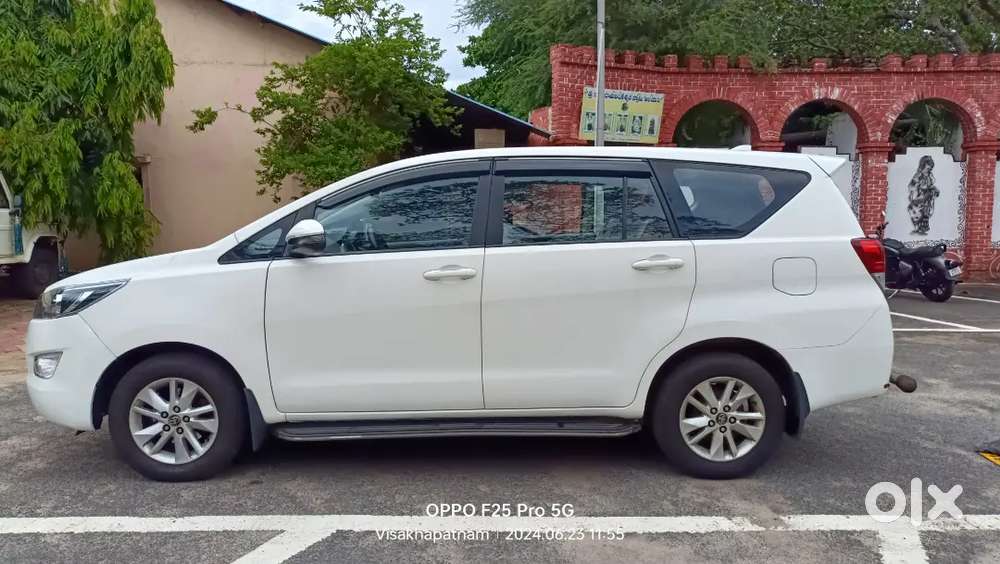 Toyota Innova Crysta 2.4 G 2018