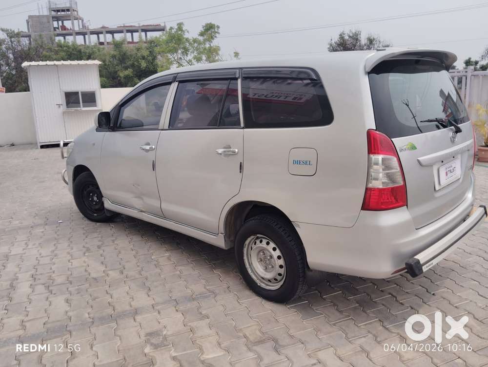 Toyota Innova 2.5 G (diesel) 8 Seater, 2013, Diesel