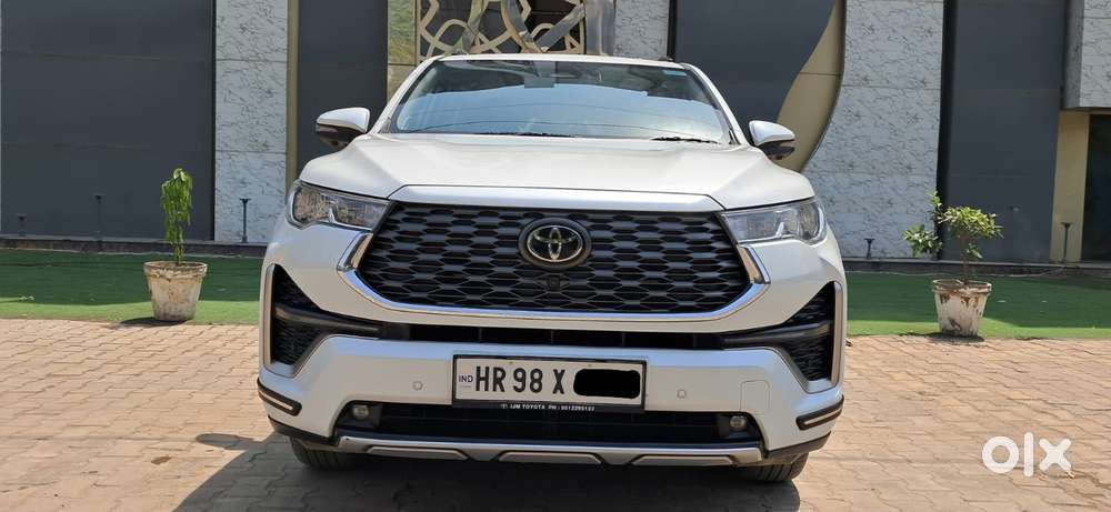 Toyota Innova Hycross 2.0 Zx (o) Hybrid 7 Str, 2025, Petrol