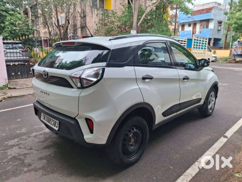 Tata Nexon 1.2 Revotron Xma Amt (s), 2022, Petrol