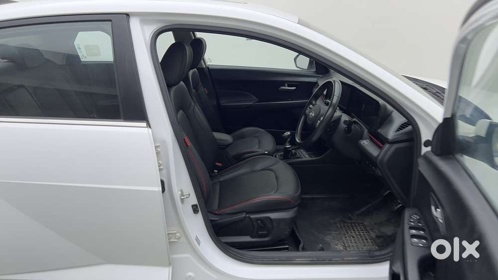 Hyundai Verna 1.5 Sx (o) Turbo Petrol Mt, 2023, Petrol