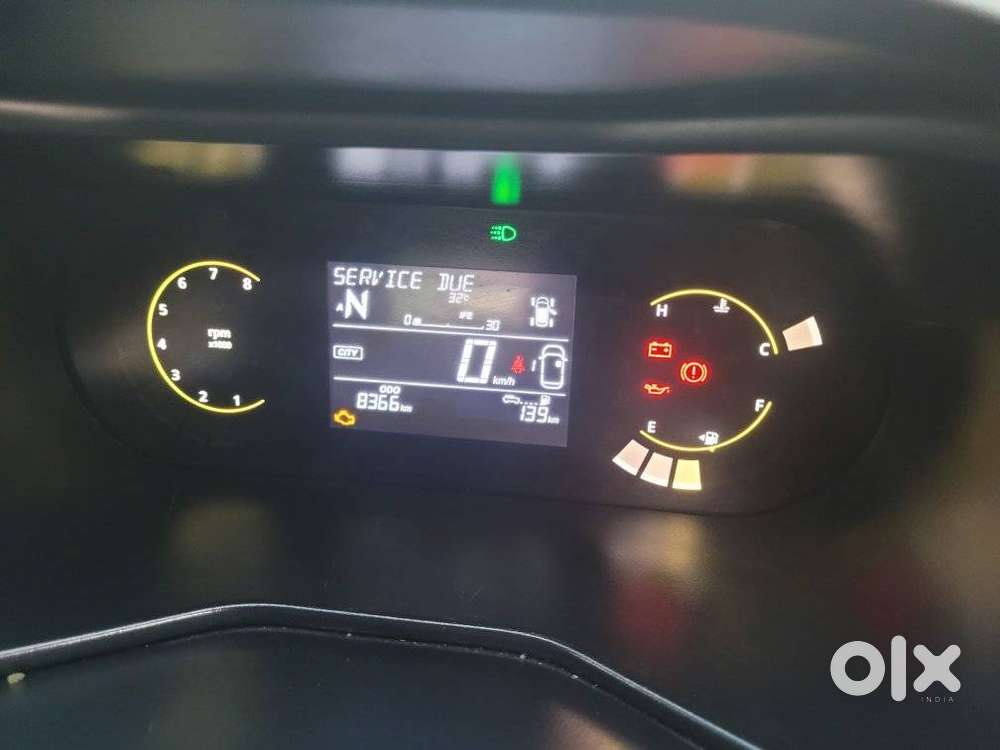 Tata Nexon 1.2 Revotron Xza Plus Premium Dual Tone, 2024, Petrol