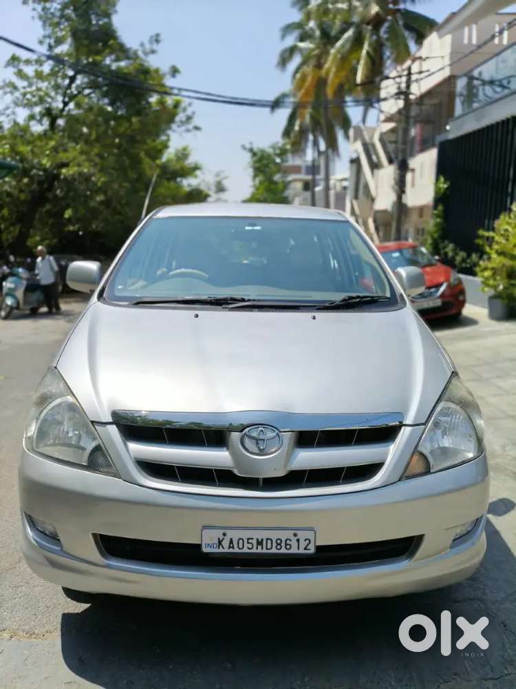Toyota Innova Showroom Maintenance