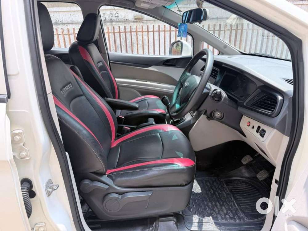 Mahindra Marazzo M4, 2019, Diesel