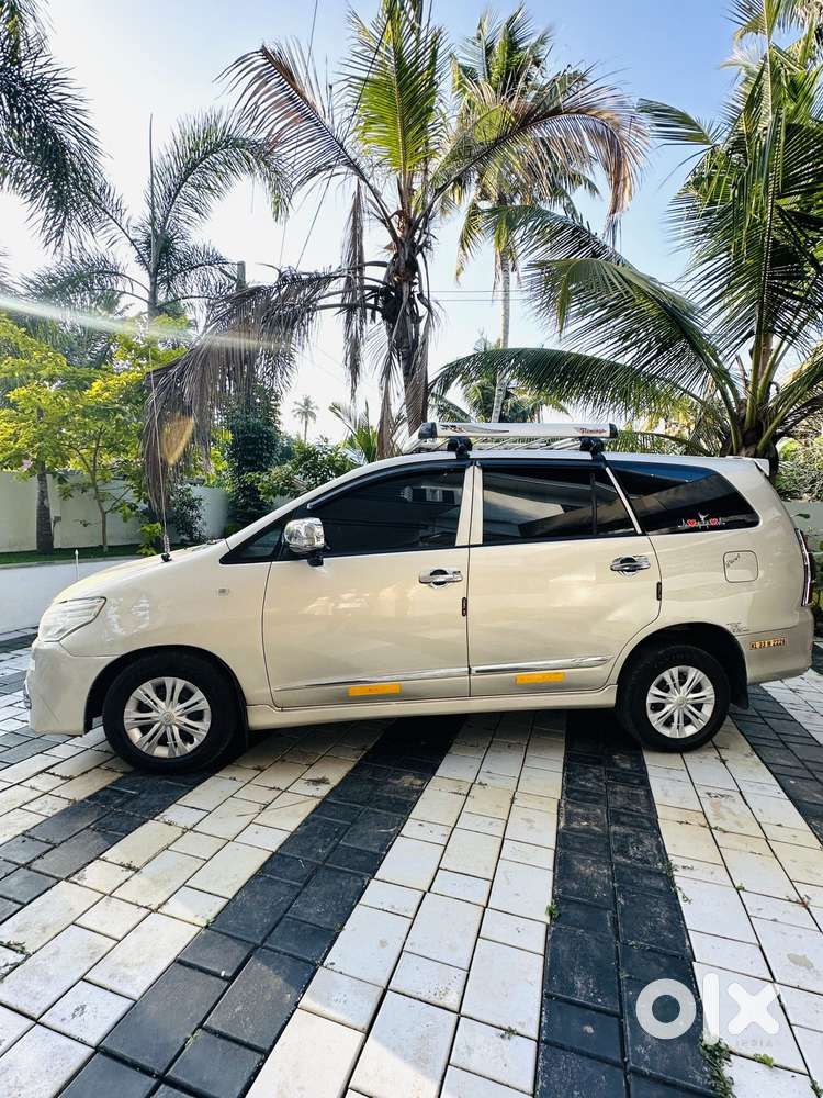 Toyota Innova 2.5 G (diesel) 8 Seater Bs Iv, 2016, Diesel