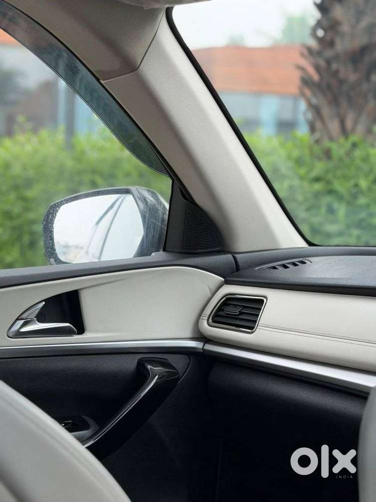 Mahindra Xuv700 Ax7 Awd, 2023, Diesel