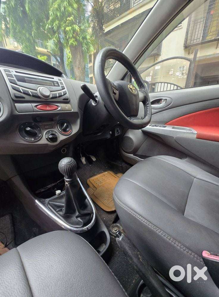 Toyota Etios V, 2011, Petrol