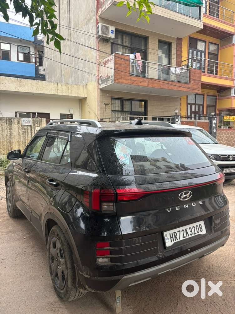 Hyundai Venue Petrol 2025