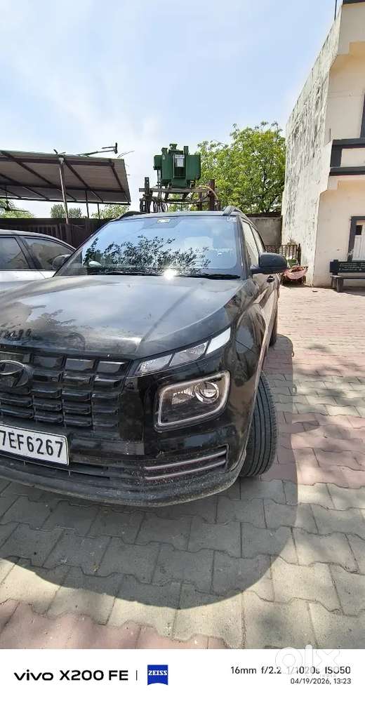 Hyundai Venue 2024 Petrol 11800 Km Driven