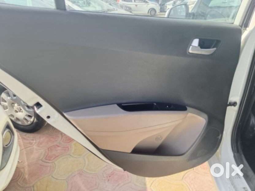 Hyundai I10 Asta At, 2015, Petrol