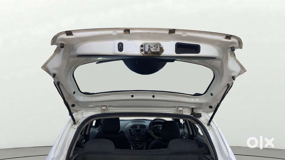 Tata Tiago 1.2 Revotron Xza, 2018, Petrol