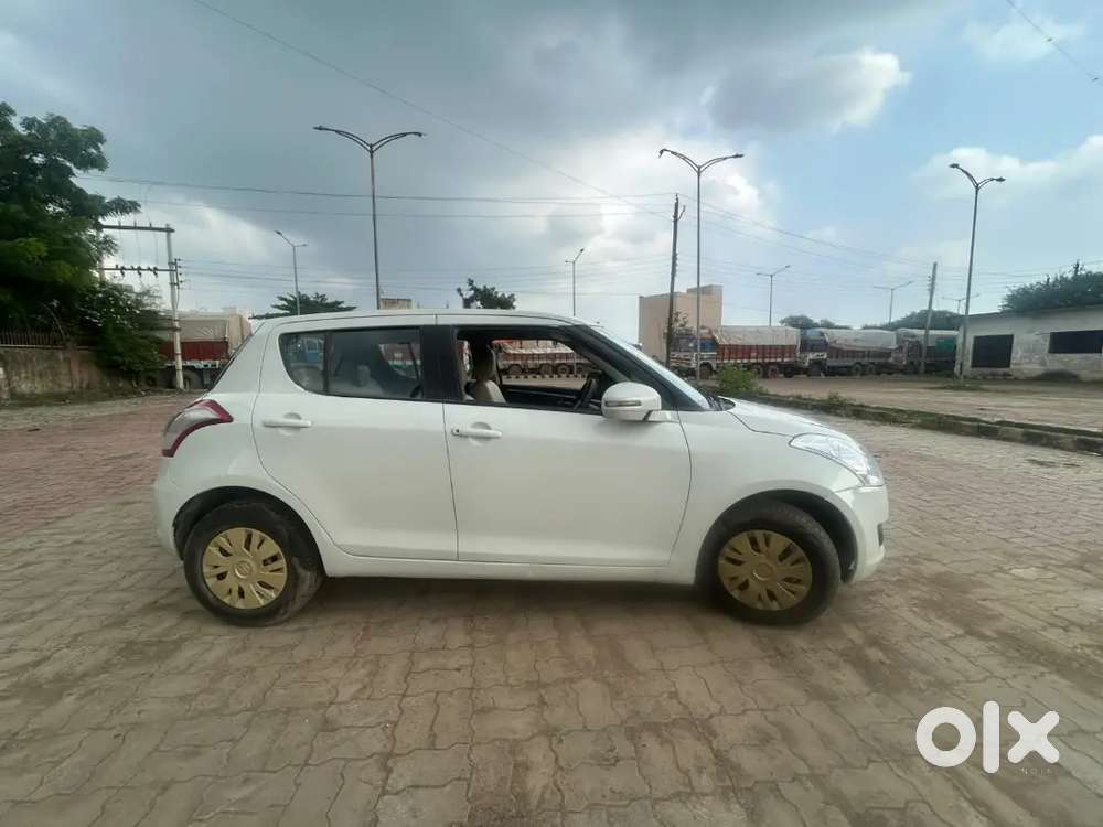 Maruti Suzuki Swift 2012 Petrol