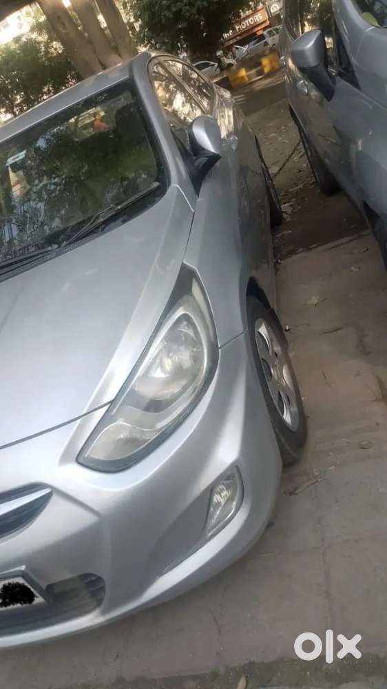 Hyundai Verna 2012 Petrol 79000 Km Driven