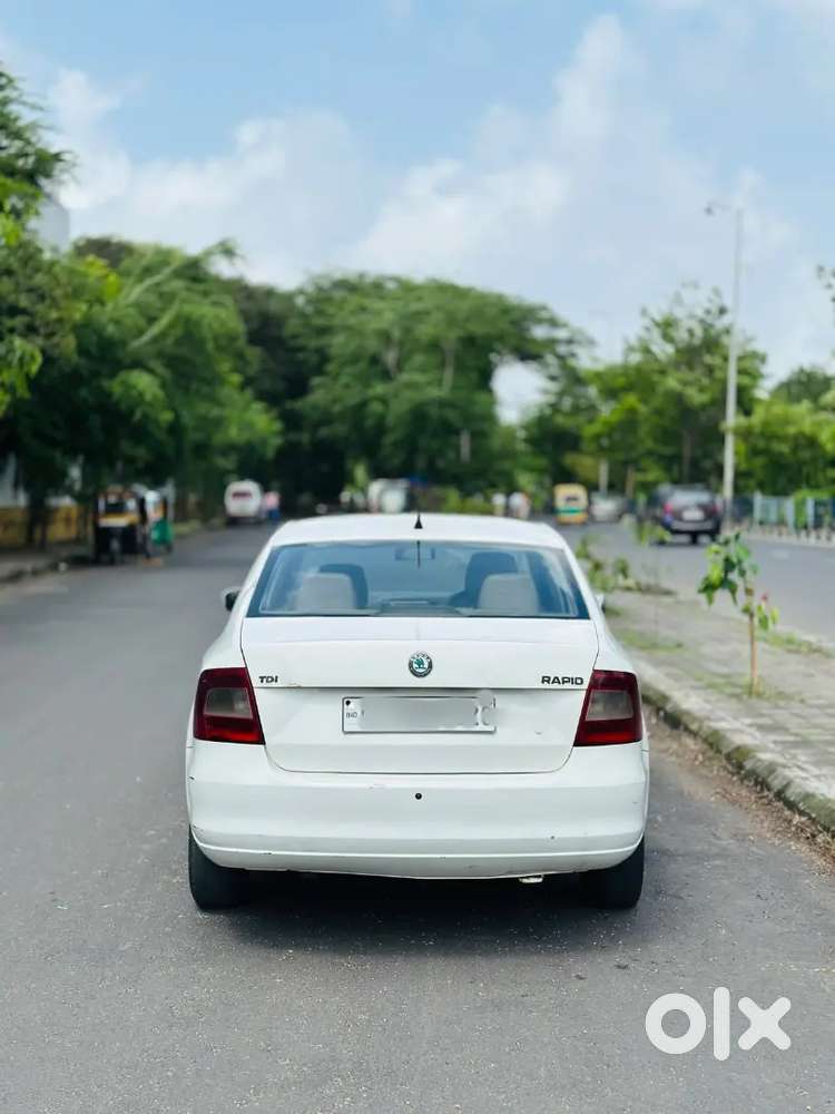 Skoda Rapid Elegance 2012