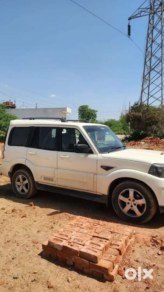 Mahindra Scorpio Classic 2016 मैनुआल डीज़ल