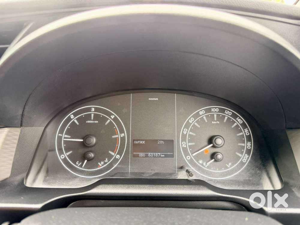 Toyota Innova Crysta 2.4 G Mt 7 Str, 2023, Diesel