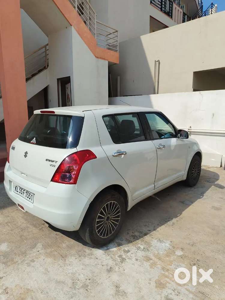 Maruti Suzuki Swift 2010 Petrol