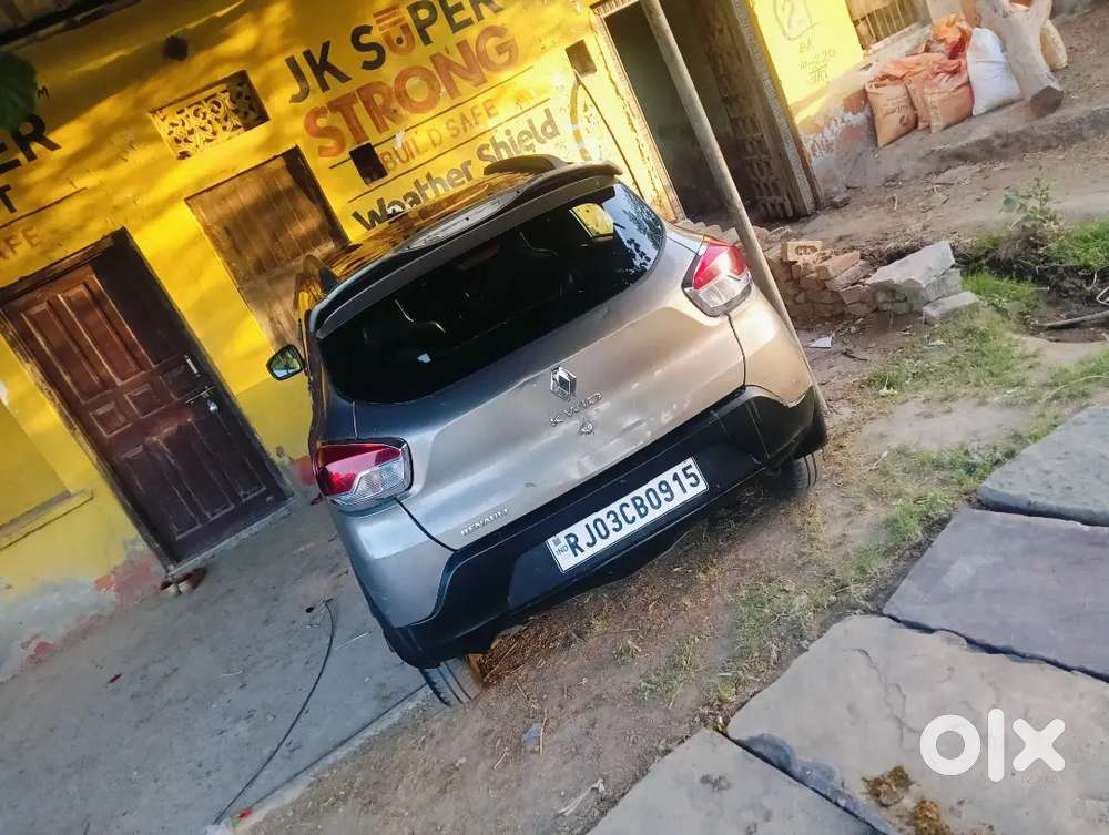 Mahindra Renault Logan Petrol 2018