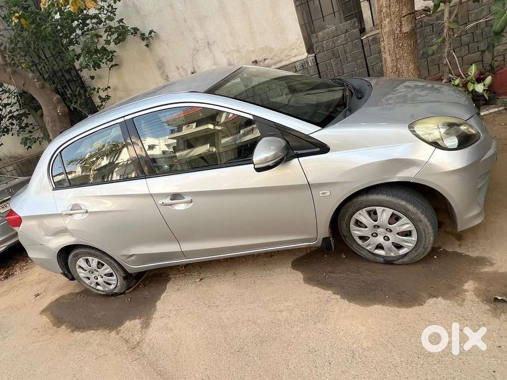 Honda Amaze 2015 Petrol Well Maintained