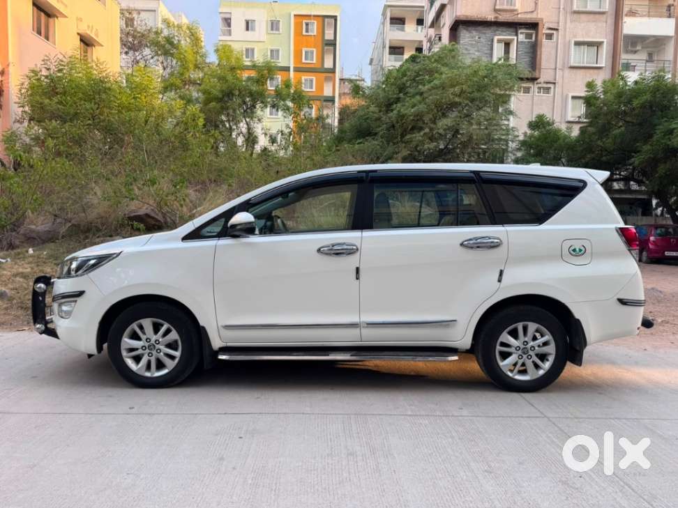 Toyota Innova Crysta 2.8 Gx At 8 Seater, 2018, Diesel