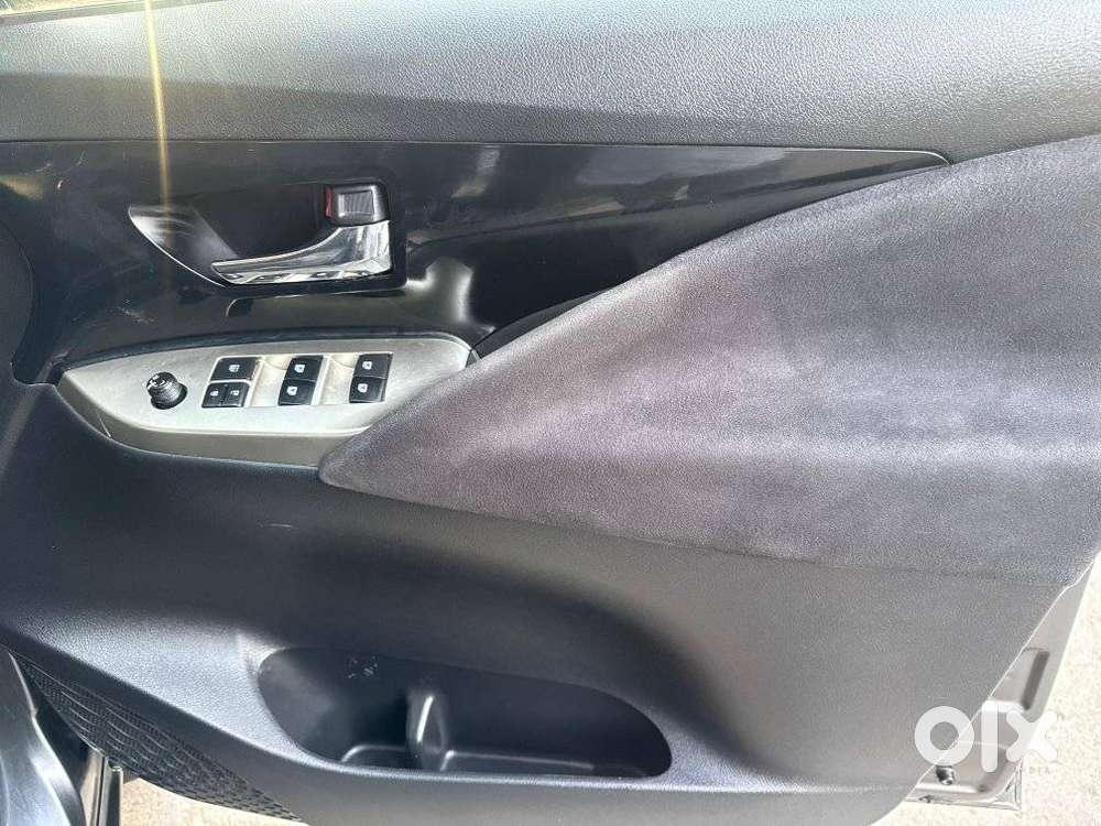 Toyota Innova Crysta 2.4 V 8 Str, 2017, Diesel