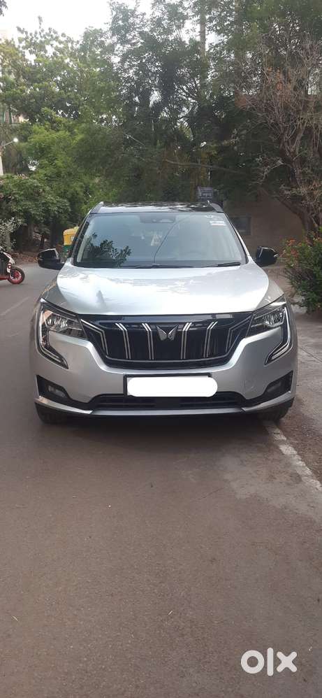 Mahindra Xuv700 2.0 Ax 7 Petrol At Str, 2023, Petrol