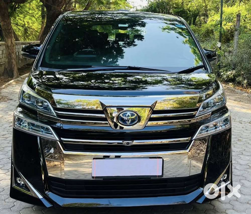 Toyota Vellfire 2.5 Executive Lounge, 2021, Petrol