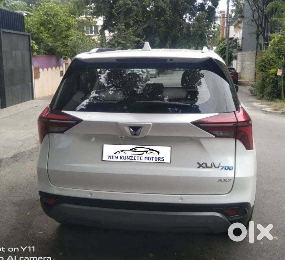 Mahindra Xuv700 2.0 Ax 7 Petrol Mt Str, 2025, Petrol