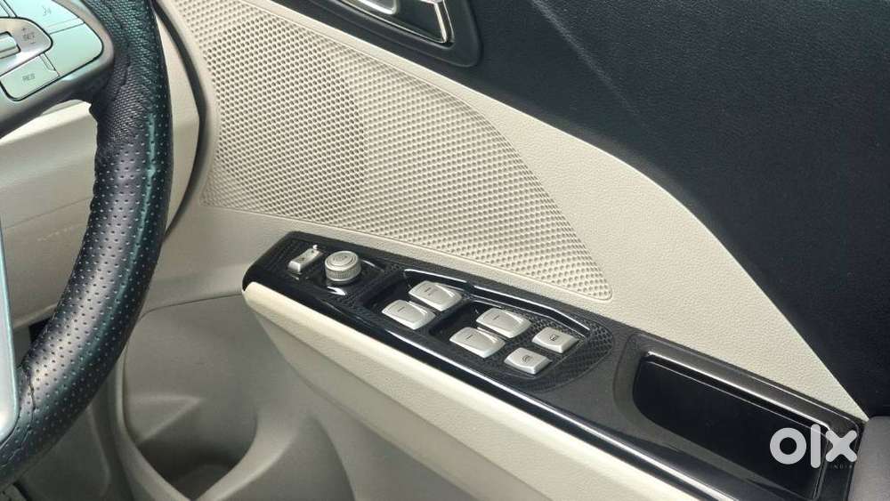 Mahindra Xuv300 W8 (o) 1.5 Diesel Amt, 2024, Diesel