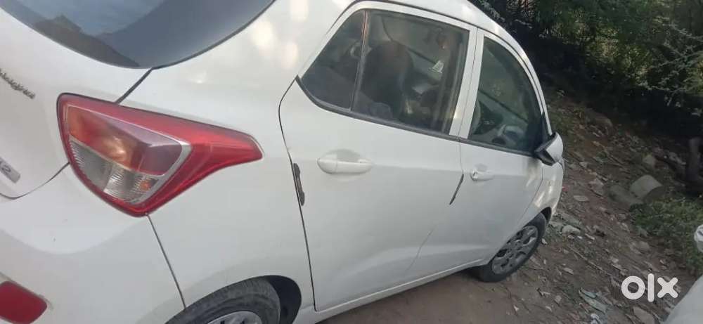 Hyundai Grand I10 2015 Cng & Hybrids 98000 Km Driven