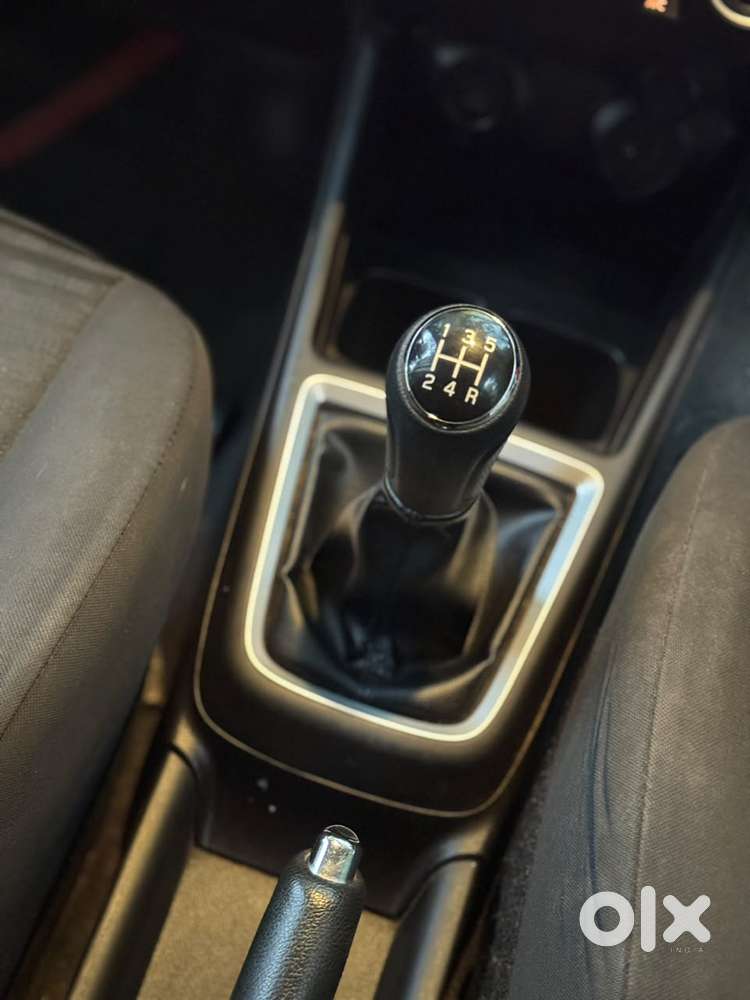 Maruti Suzuki Swift Zxi Plus Amt Dual Tone, 2021, Petrol