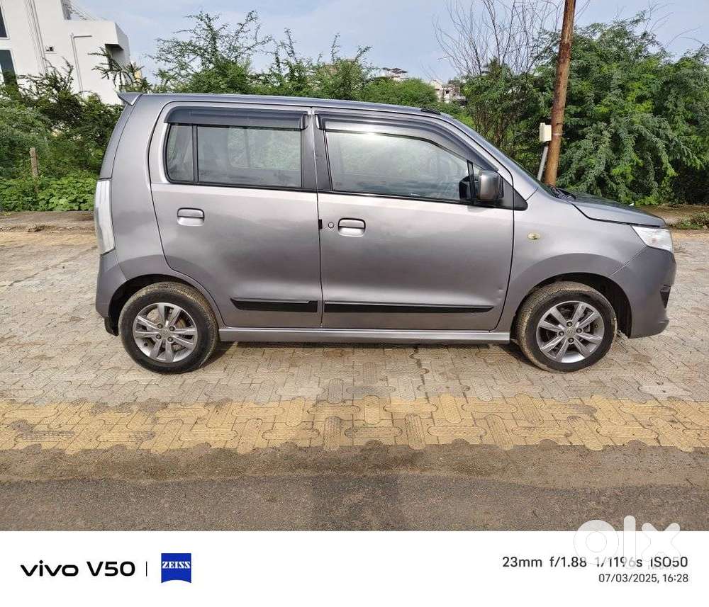 Maruti Suzuki Wagon R Stingray Amt Vxi Optional, 2015, Petrol