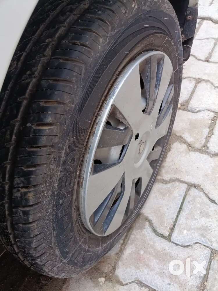 Gadi Ke 4 Saal Baki Hai , Ek Hath Ki Gadi Hai