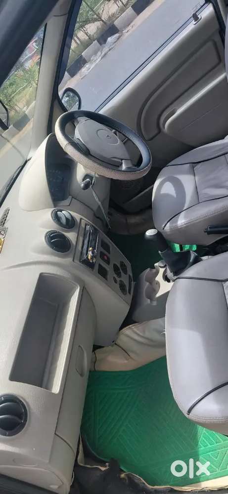 Mahindra Logan Petrol 2008