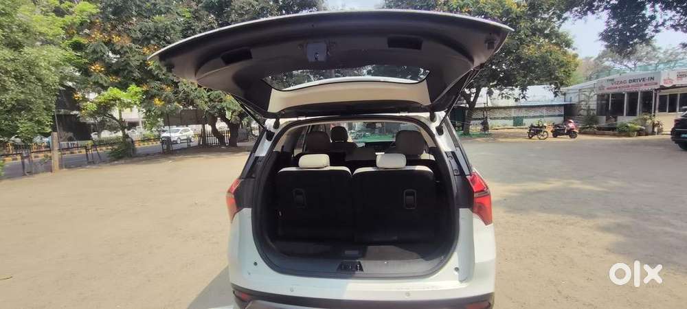 Mahindra Xuv700 2022 Diesel Well Maintained
