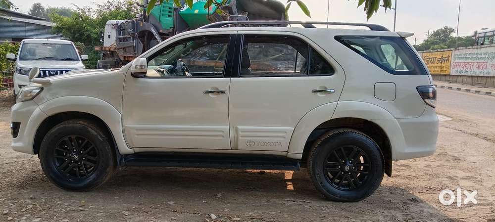 Toyota Fortuner 4x2 Manual, 2017, Diesel