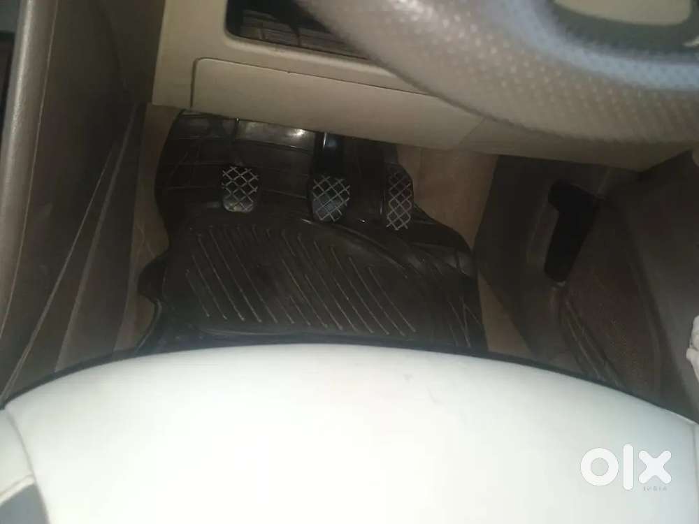Skoda Rapid 2012 Diesel Good Condition 22kmpl Bangalore Registration