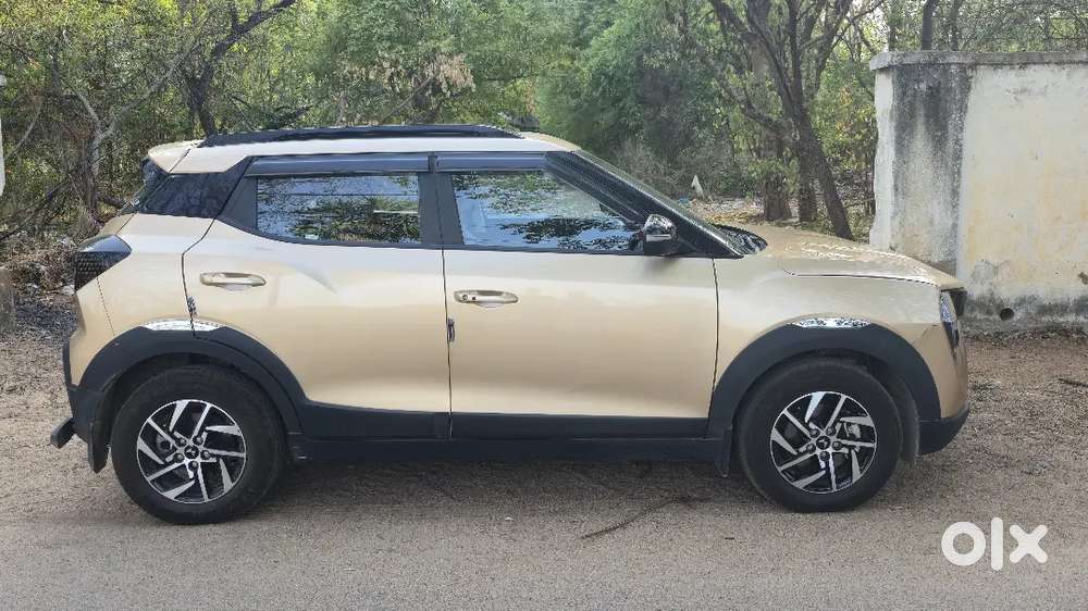 Mahindra Xuv 3xo 2025 Petrol 6200 Km Driven