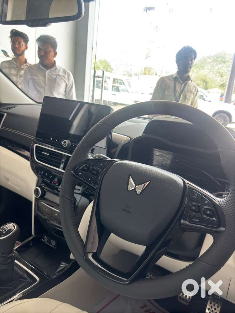 Mahindra Xuv 3xo Petrol Manual 2025 Brand New Condition