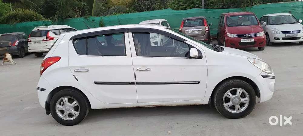 Hyundai I20 Asta Top Model 
2010 Passing Done Till 2030
3rd Owner