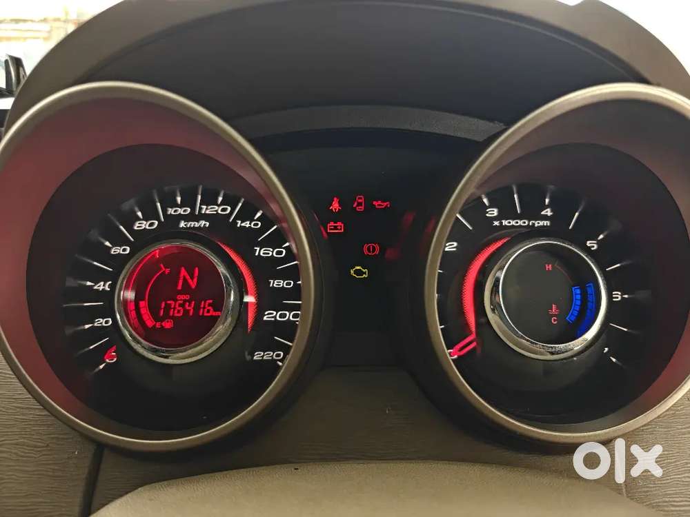Mahindra Xuv500 2.2 W8 2015