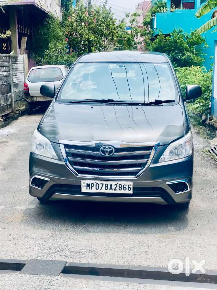 Toyota Innova 2012