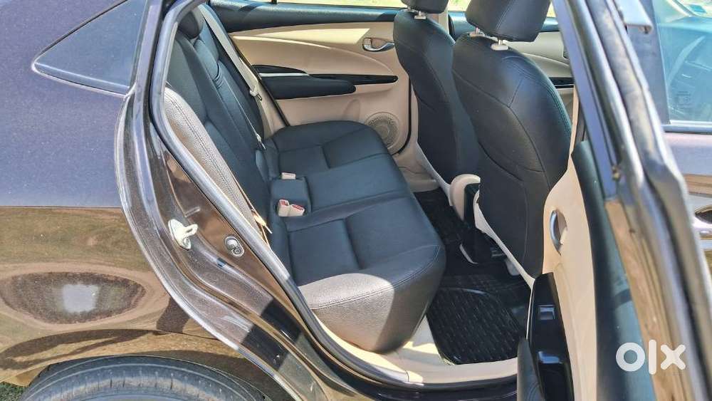 Toyota Yaris G Cvt, 2022, Petrol