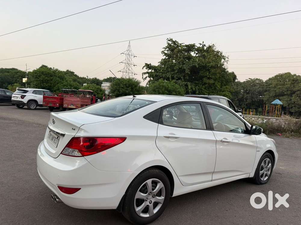 Hyundai Verna Fluidic 1.6 Vtvt Sx, 2014, Petrol